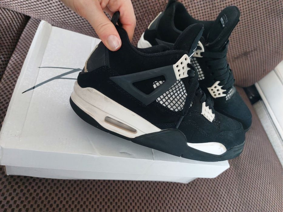 Nike jordan 4 retro