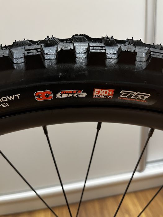 Нова капла Oquo MC32 TEAM/DT 350/MAXXIS DHR2 EXO + 27,5 Boost