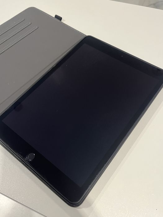 Продам ipad(9-го поколения)