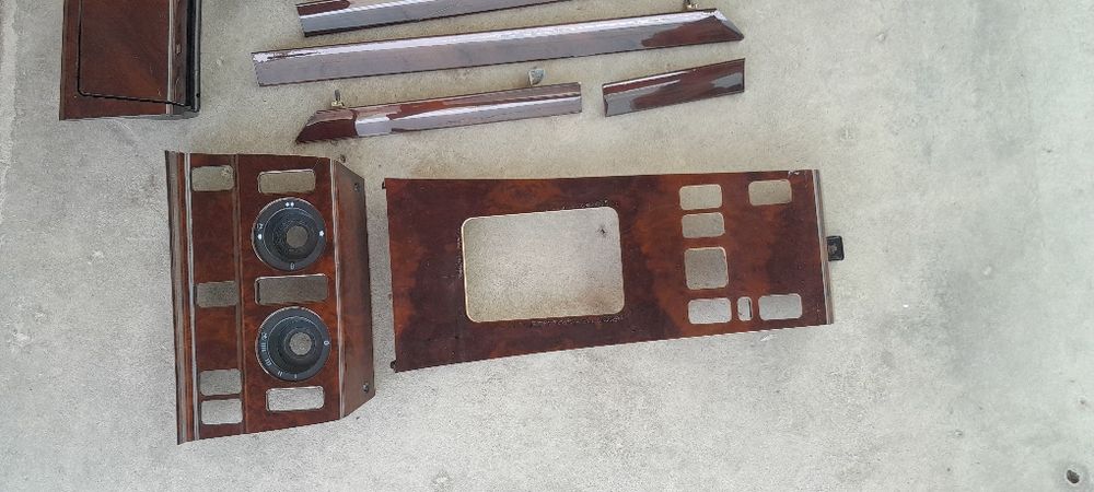 Комплект дерево салона 124 мерс