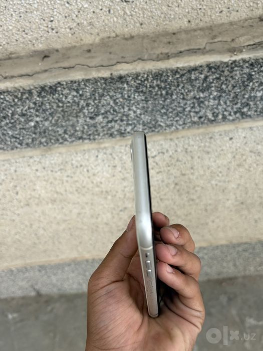 Iphone 11 srochno sotiladi narxini kelishtirip beramz