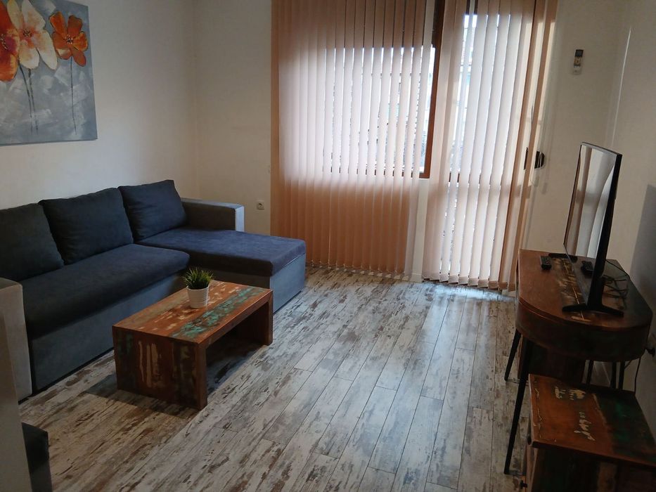 Дава се под наем Двустаен апартамент в Благоевград, Ален мак - 70 кв.м за 298.86 € - Снимка #2