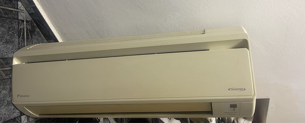 Вътрешно тяло Daikin FTX25GV1B – работещо, почистено