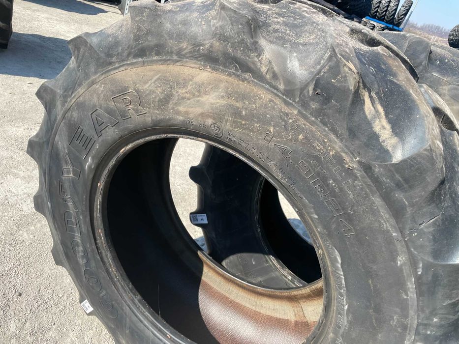 Roti fata semi-uzate 14.9r24 cauciucuri tractor john deere fata