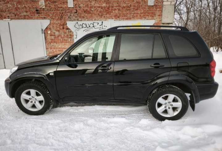 Продаю Toyota Rav4