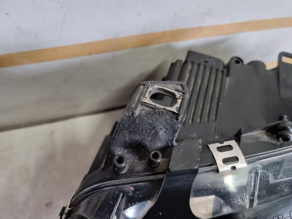 Far stanga xenon Audi A4 B6 Cabrio dupa 2002 cod 8H0941003AE