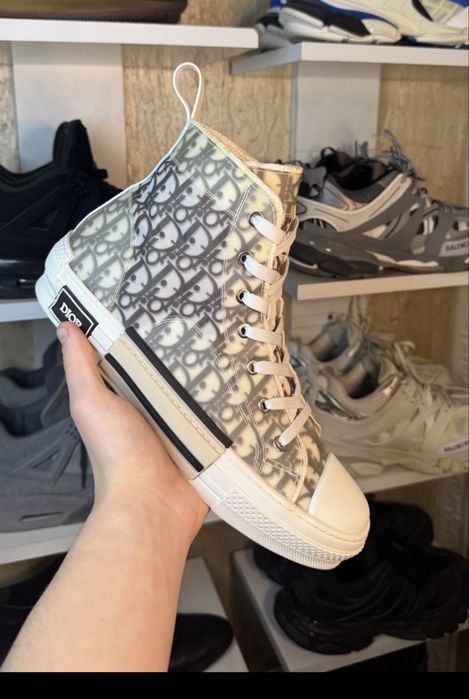 Dior B23 High x KAWS