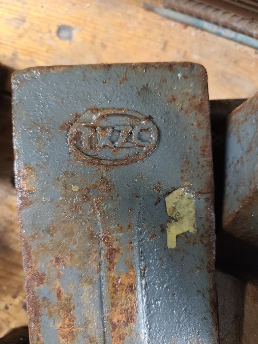 Зубья коронки на ковш экскаватора