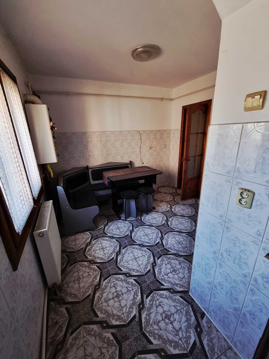 Ocazie! 2 camere 75 mp, etaj 2 + boxă – Râmnicu Sărat