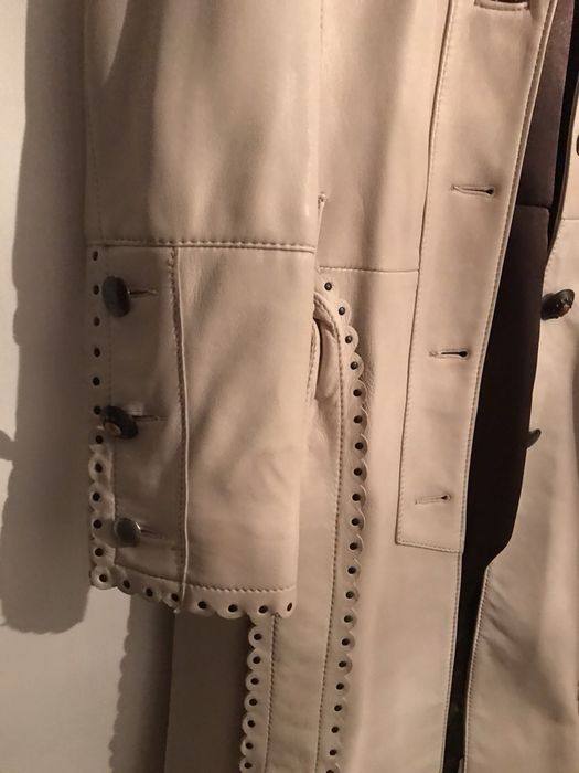 Дамско манто от бяла кожа