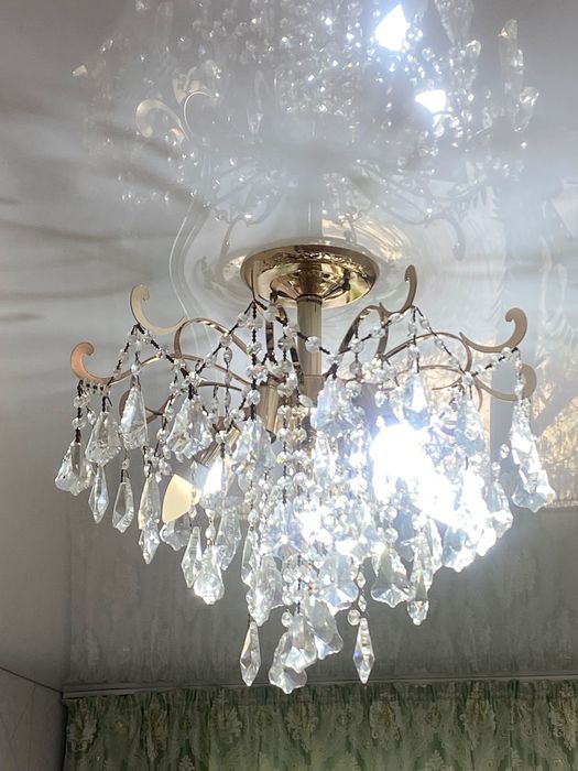 Люстра б/у……………..