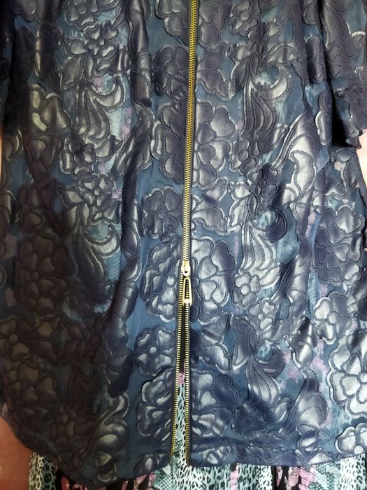 Тренч на весну продам.