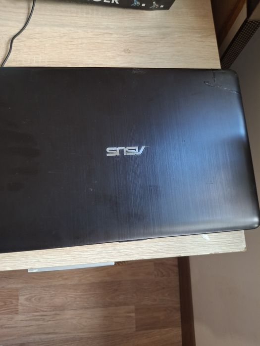 Продаю ноутбук б/у Asus