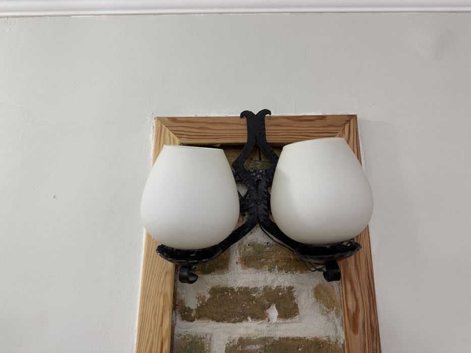 Стенна лампа от ковано желязо