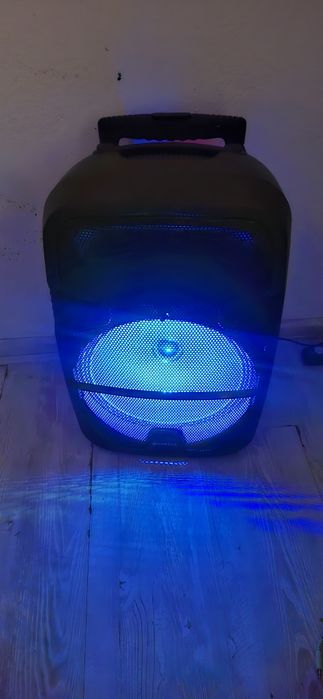 Vnd boxa vortex cu Bluetooth și stic dar sucul e defect în rest tot fu