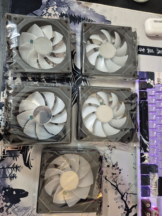 Продам 5 куллеров(120мм) с эффектом бесконечности.