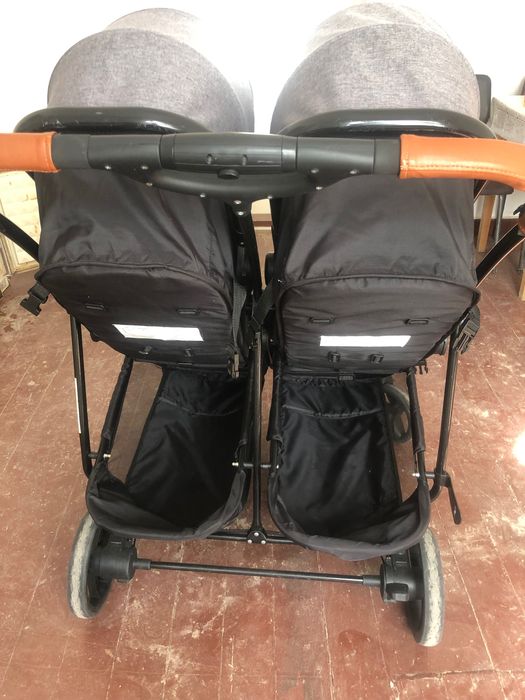 Количка за близнаци