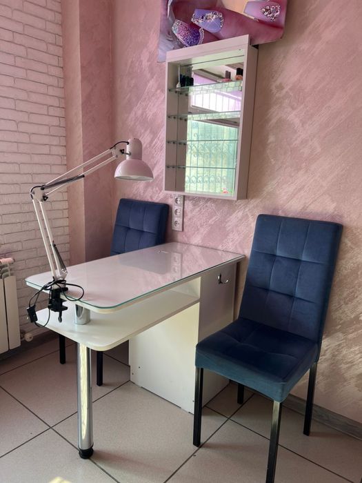 Продается маникюрный стол