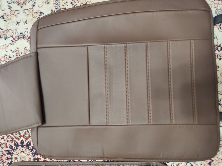 Продам чехлы на машину