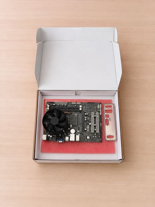 Материнская плата DDR 3 с процессором и кулером рабочий BTS bor