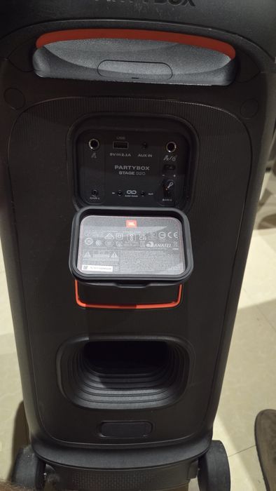 JBL PARTYBOX 320 с включени 2 миркофона