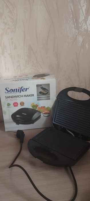 Продам грильница электрическая