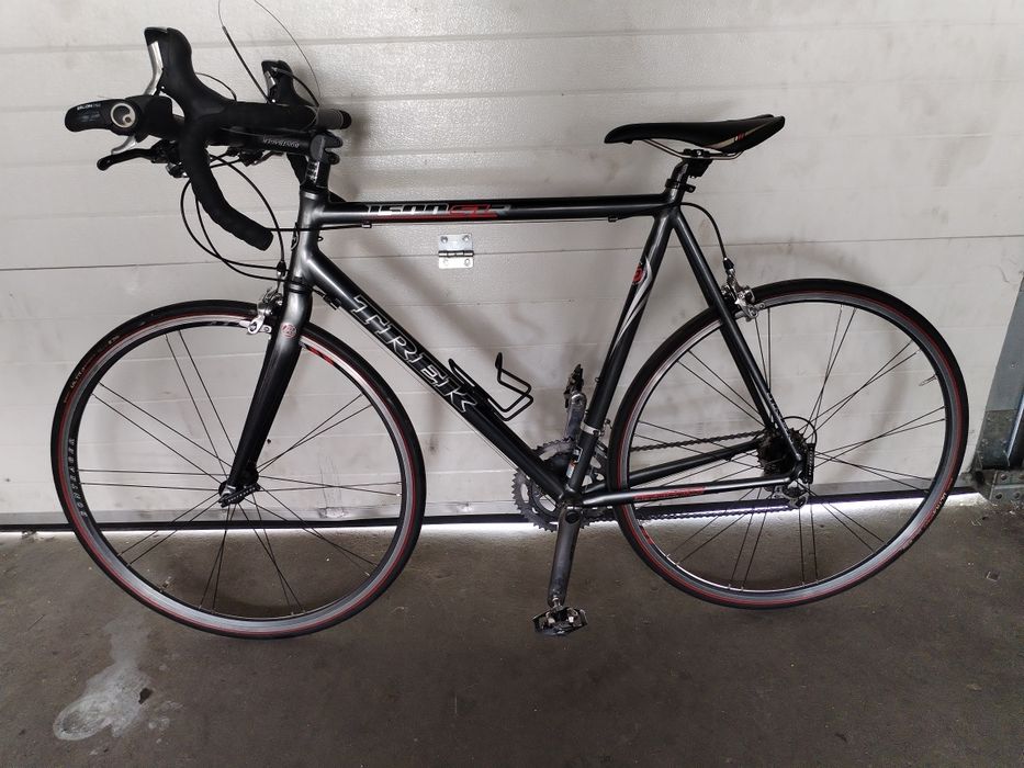 bicicleta cursiera TREK aluminiu /carbon