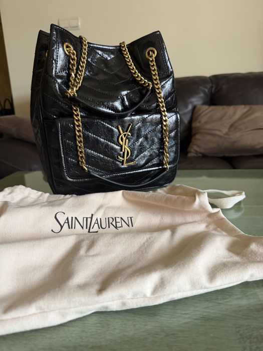YSL лачена черна чанта