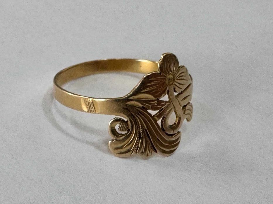 Златен пръстен 14 К 585/1,41 гр.