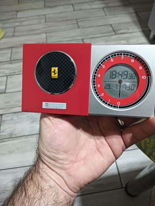 Vând ceas Oregon scientific