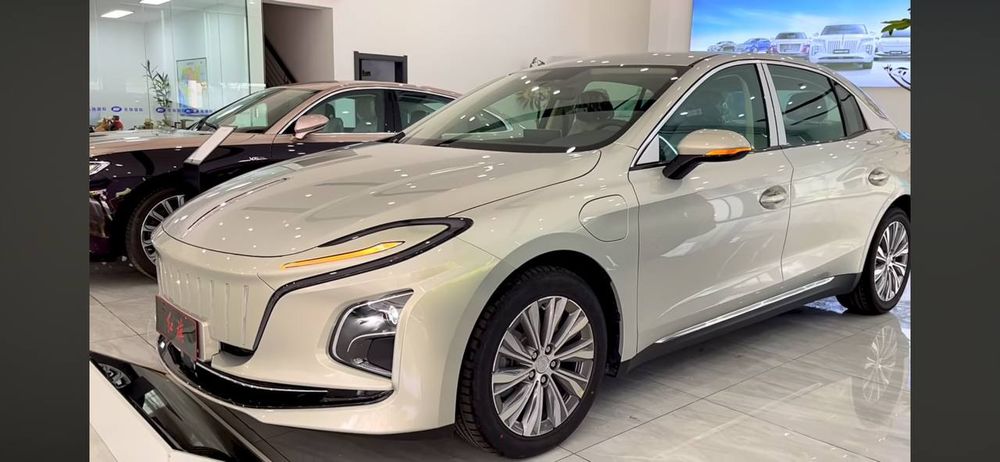 HONGQI E-QM5 500, 560, 610 km