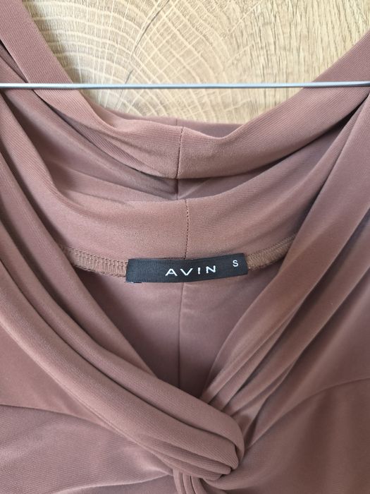 Нова рокля модел Авин