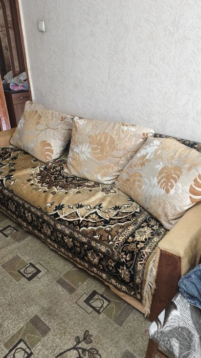 Диван,отдам  даром