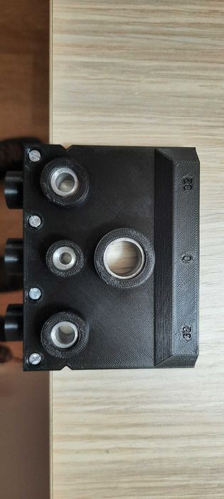 Шаблон за пробиване минификс с метални втулки