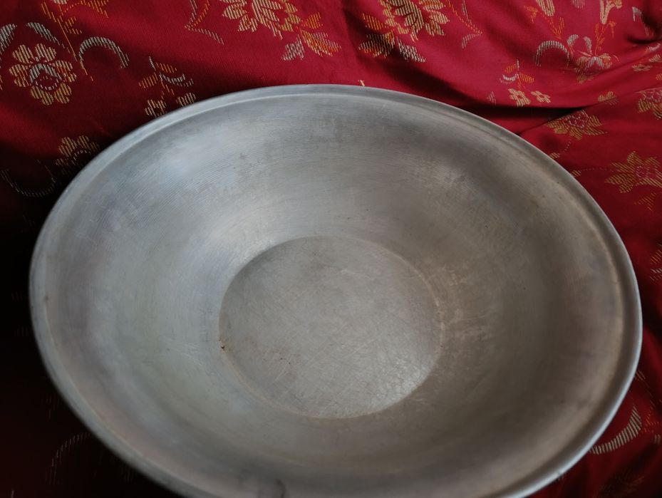 Большой эмалированный таз,около 45 см