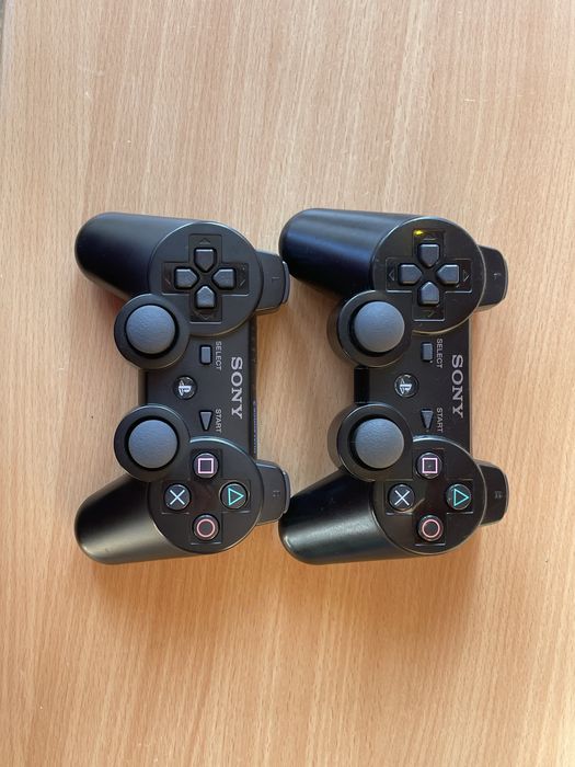 PS3, 500gb, 2 MANETE, foarte putine ore de functionare