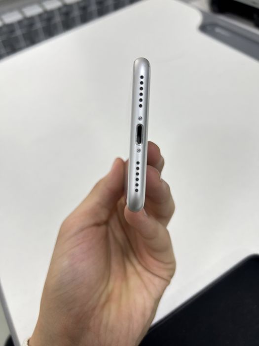 iPhone 8 хорошим состоянии