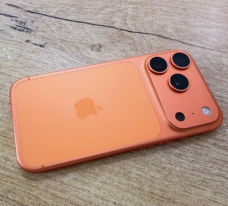 Iphone 17 Pro orange