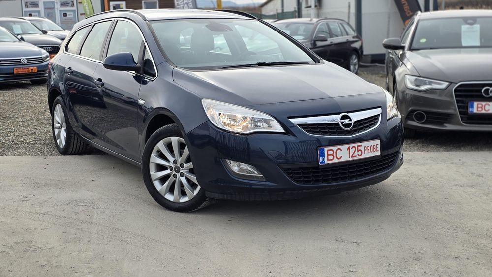 Opel Astra J 1.4 benzina E5 120 cp AN 2012