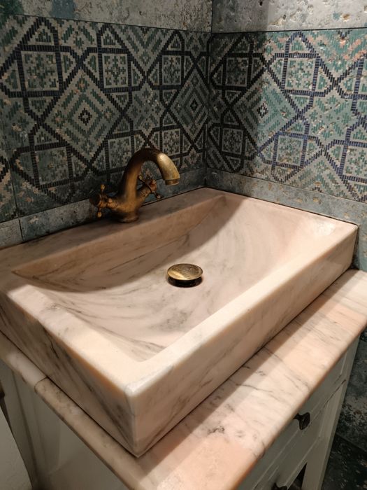 Vând chiuveta marmura românească, stare excelenta!