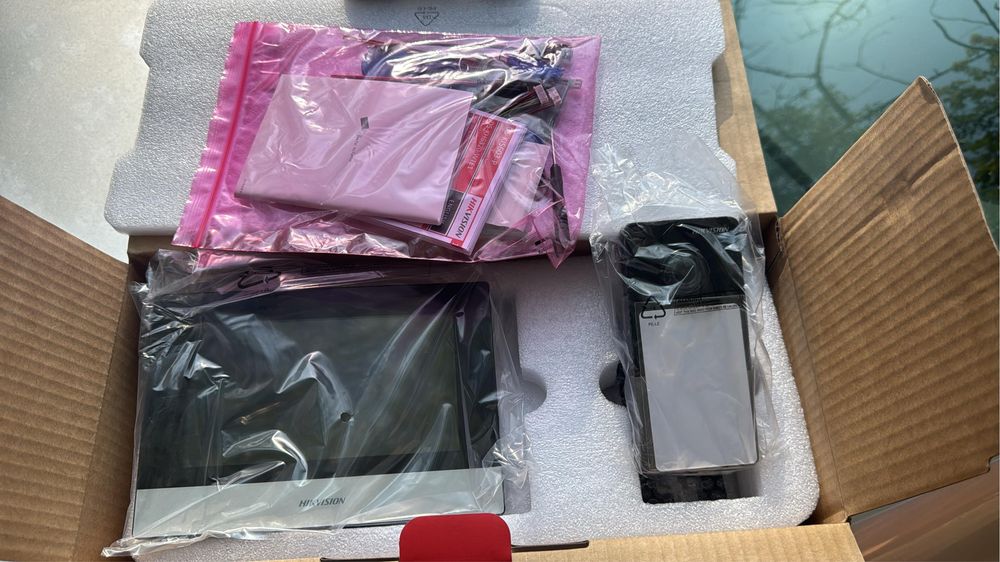 Новый домофон в коробке