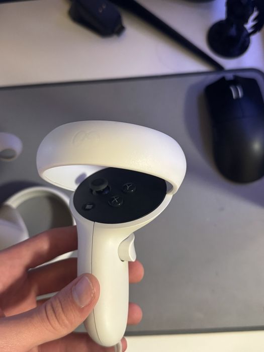 Meta Quest 2 + KIWI кабел КАТО НОВИ! СПЕШНО