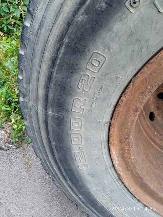 Резина с дисками на грузовые машины