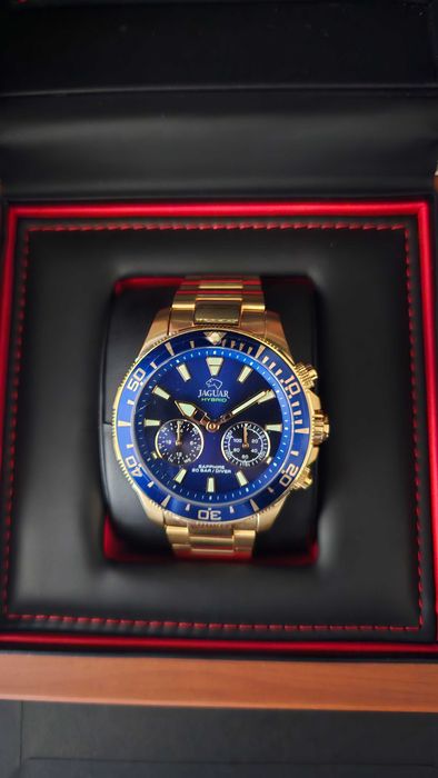 Часовник Jaguar swiss made