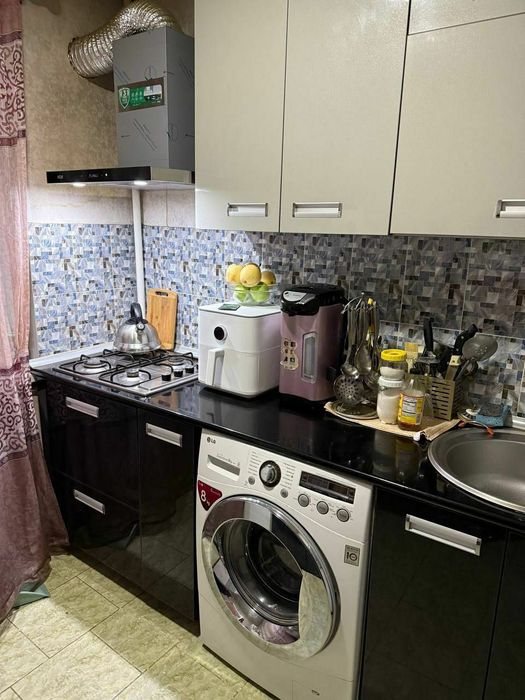 Квартира продаётся. Чиланзар 24 квартал 3/3/4 меб тех ор кафе Москва