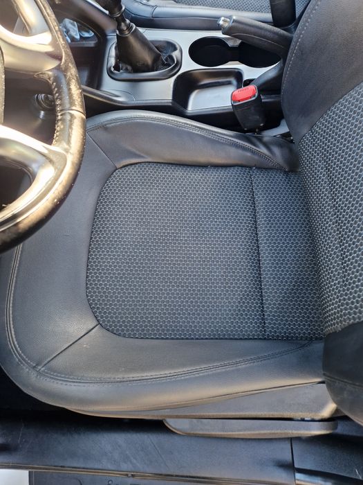 Curățare igienizare interioare auto canapele colțare saltele fotolii