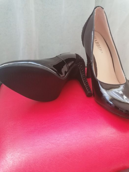 Pantofi de damă cu toc mărimea 35