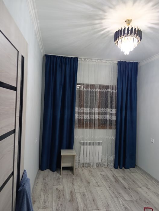 Продаётся пятикомнатная квартира в центре Термеза