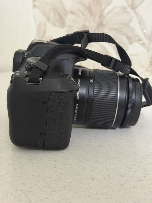 Продаю Canon eos 2000d