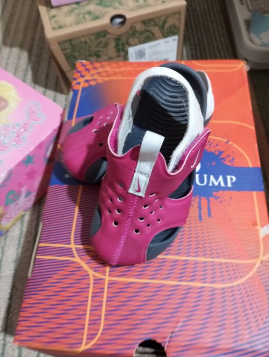 Продам детские сандали